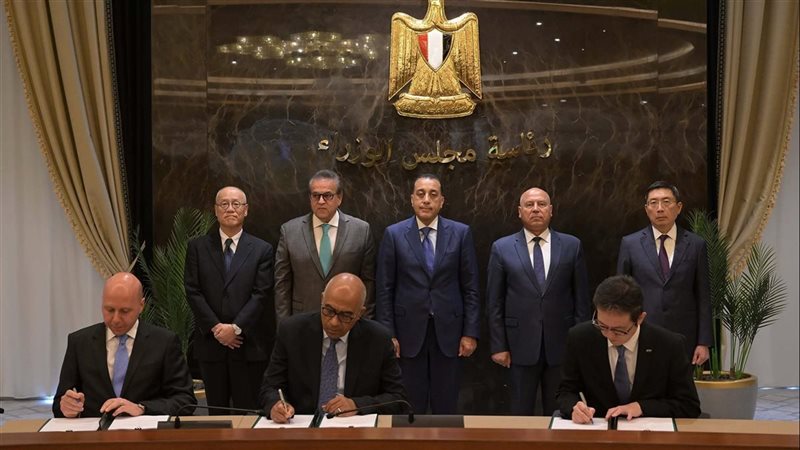 رئيس الوزراء يشهد