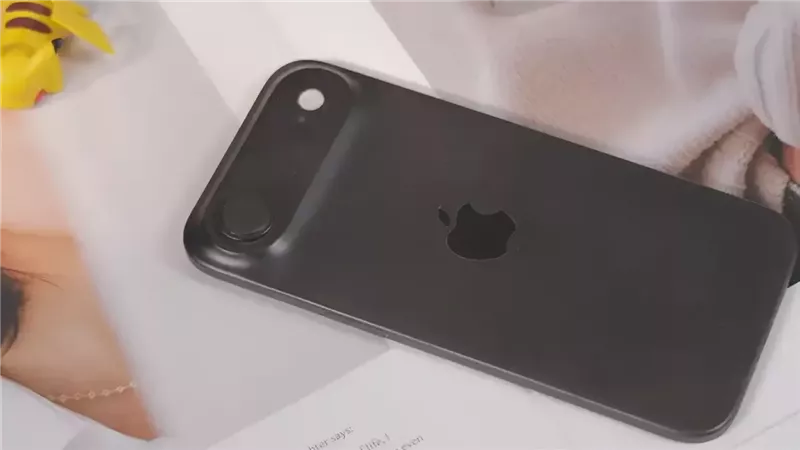 iPhone 17 إير