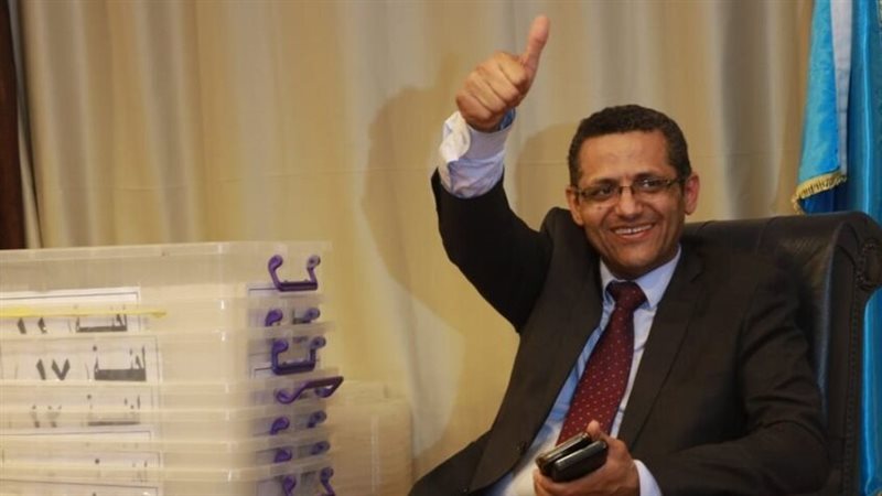 الكاتب الصحفي خالد