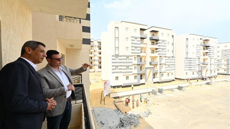 وزير الإسكان يتفقد