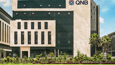 بنك QNB مصر و «صناع الخير» يقدمان منحاً دراسية لطلاب جامعة القاهرة الجديدة 