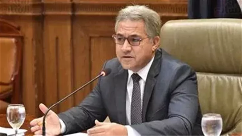 الناب احمد السجينى