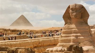 السياحة تعيد آمال مساندة دعم الجنيه وتفتح شهية استثمار الأجنبي المباشر 