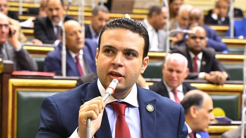 عبد المنعم إمام