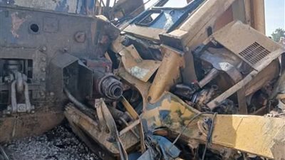 دماء على القضبان.. تفاصيل اصطدام لودر بقطار ركاب بمطروح 