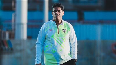 جلسه بين الرمادي ولاعبي الزمالك استعدادا لمواجهة بيراميدز