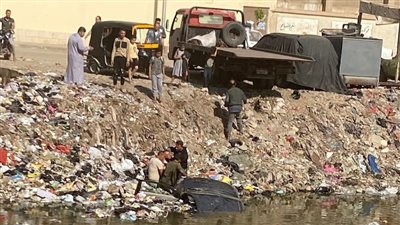 إصابة مواطن أثر سقوط سيارة ملاكي بمصرف زراعى بالفيوم 
