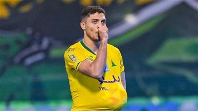 نهاية التجربة السعودية لمهاجم الأهلي .. الخليج يُبلغ شريف بالرحيل 