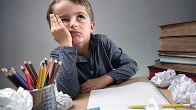  7 أشياء غير متوقعة تؤثر على دراسة أطفالك.. منها وضعية الجلوس