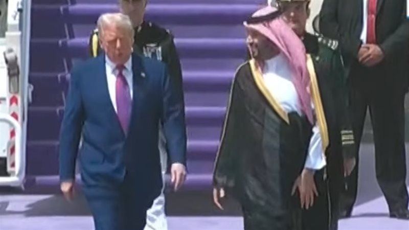 الرئيس الأمريكي دونالد