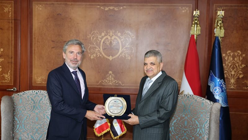 الفريق أسامة