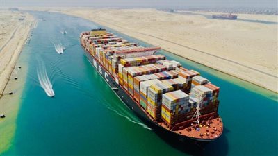 أسامة ربيع: تخفيضات بنسبة 15% لمرور السفن بقناة السويس بداية من الخميس المقبل