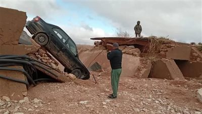 سيارات عالقة ومياه غامرة..  فيضانات الجزائر تتسبب في 4 وفيات