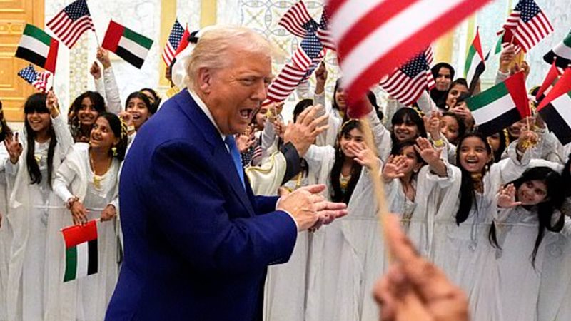 ترامب يشيد برقصة